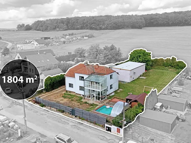 Prodej rodinného domu 379 m², pozemek 1804 m², Radostov – náhled fotky 1
