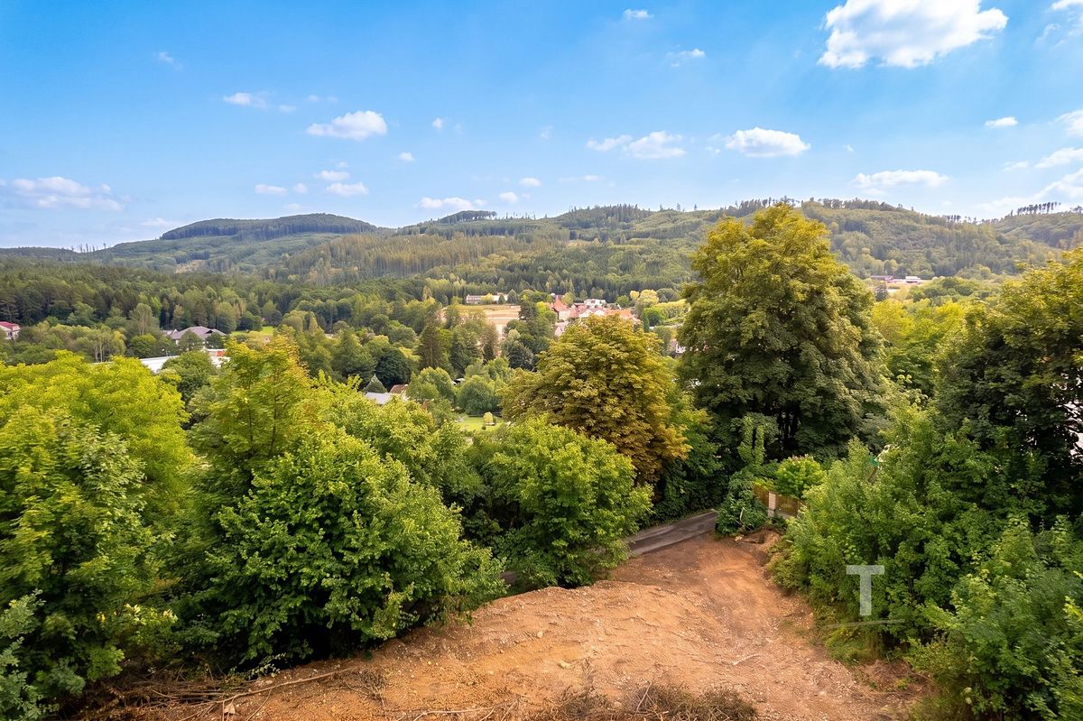 Prodej stavebního pozemku 967 m²