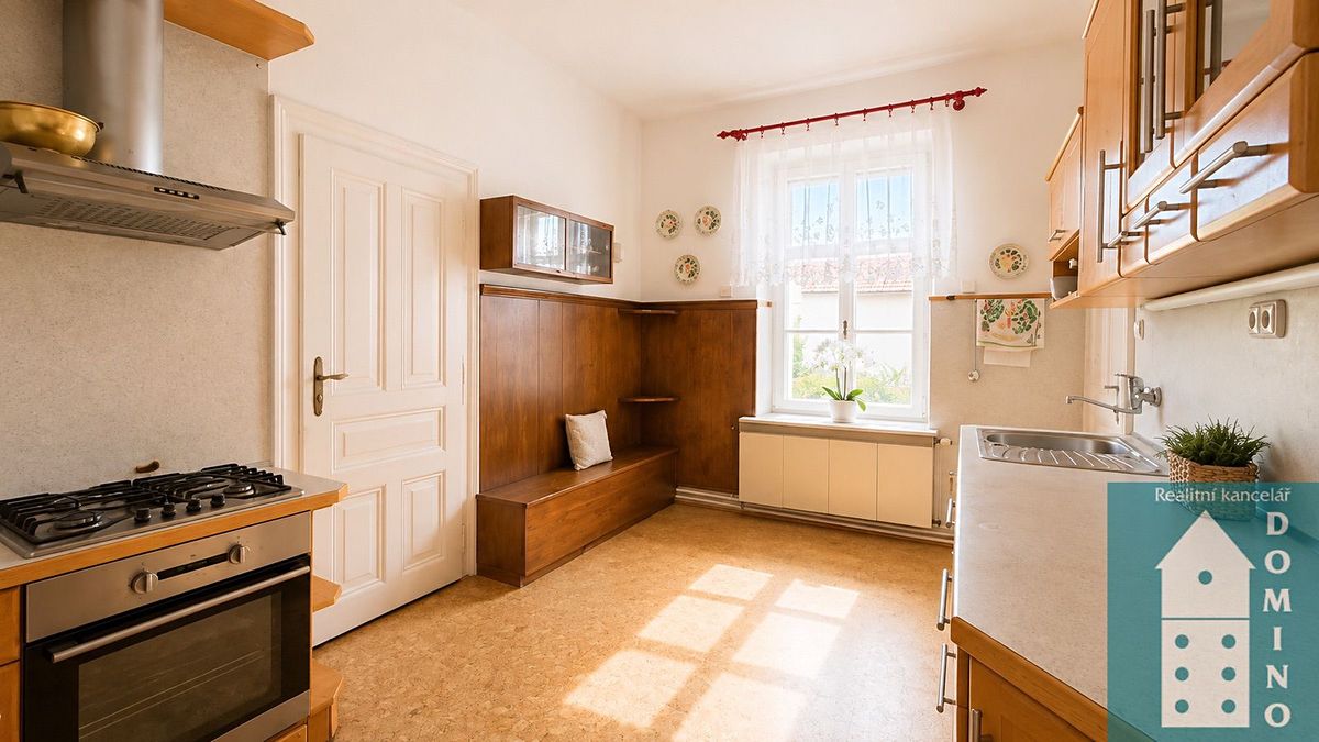 Prodej rodinného domu 200 m², pozemek 364 m² – fotografie 4