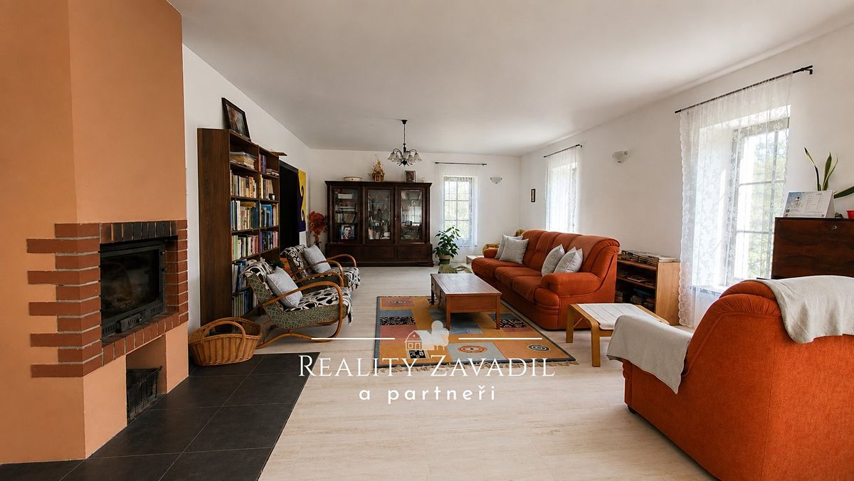 Prodej rodinného domu 244 m², pozemek 5562 m² – fotografie 5