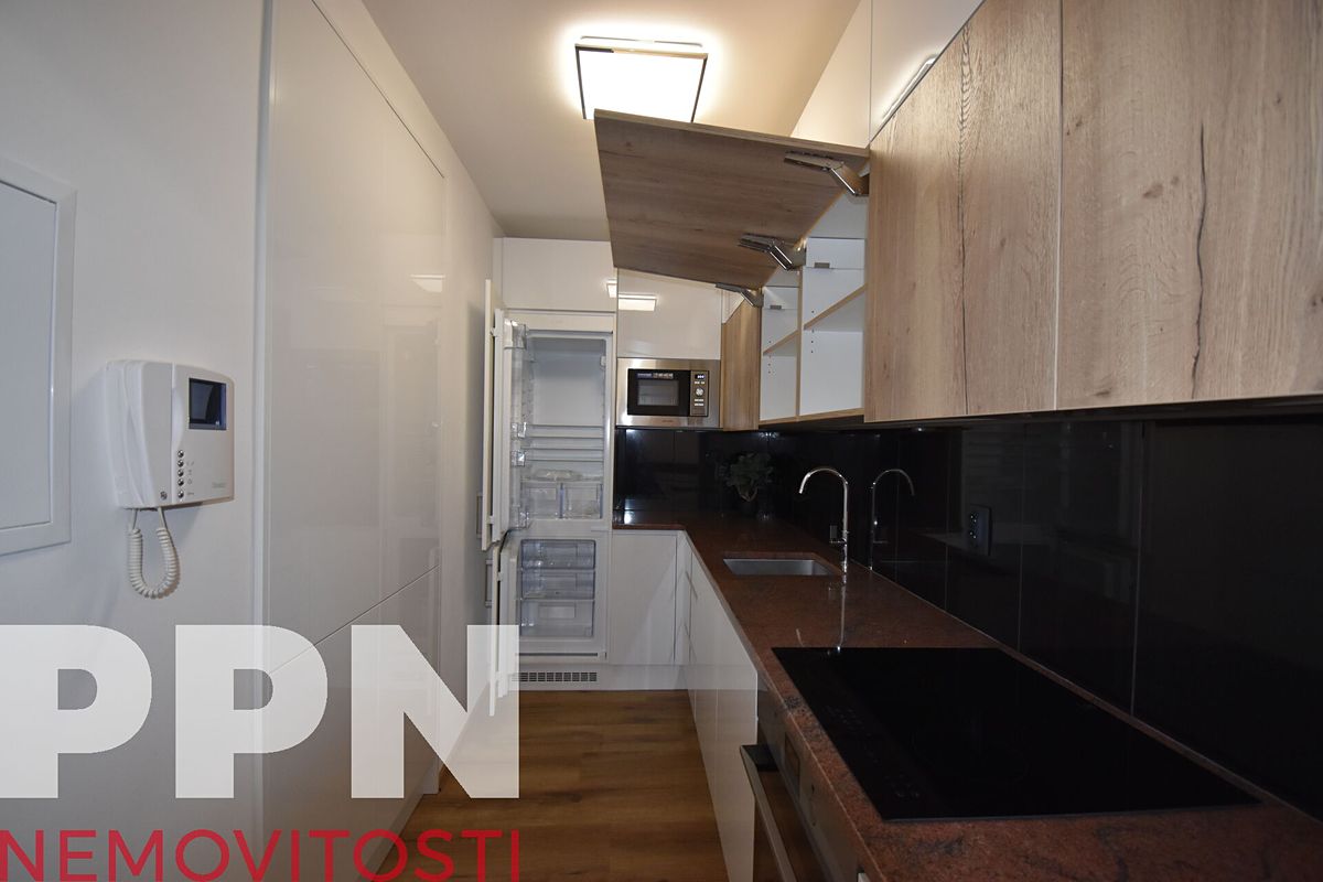 Pronájem bytu 2+kk 48 m² – fotografie 2