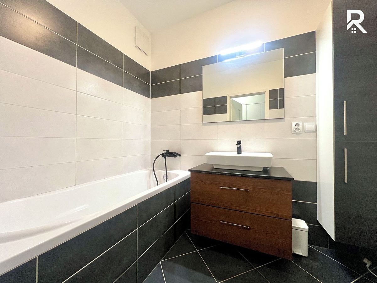 Pronájem bytu 3+kk 58 m² – fotografie 3