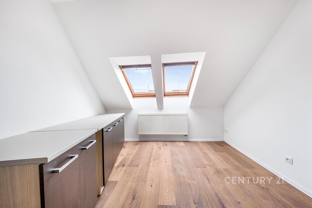 Pronájem bytu 4+1 128 m² – fotografie 4