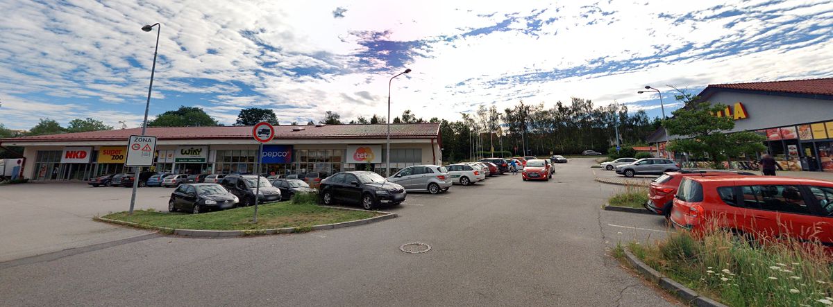 Pronájem obchodního prostoru 220 m² – fotografie 2