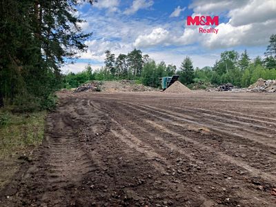 Prodej komerčního pozemku 8120 m²