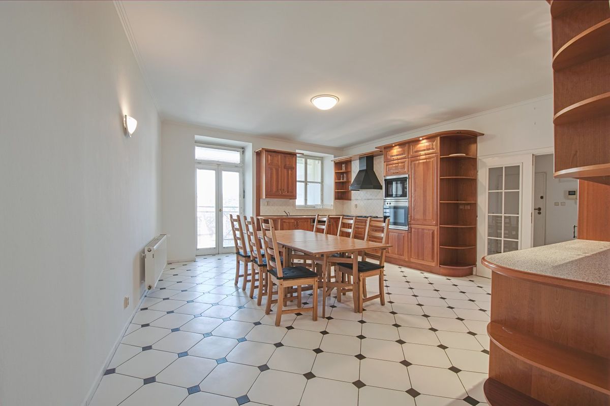 Pronájem bytu 4+1 205 m² – fotografie 5