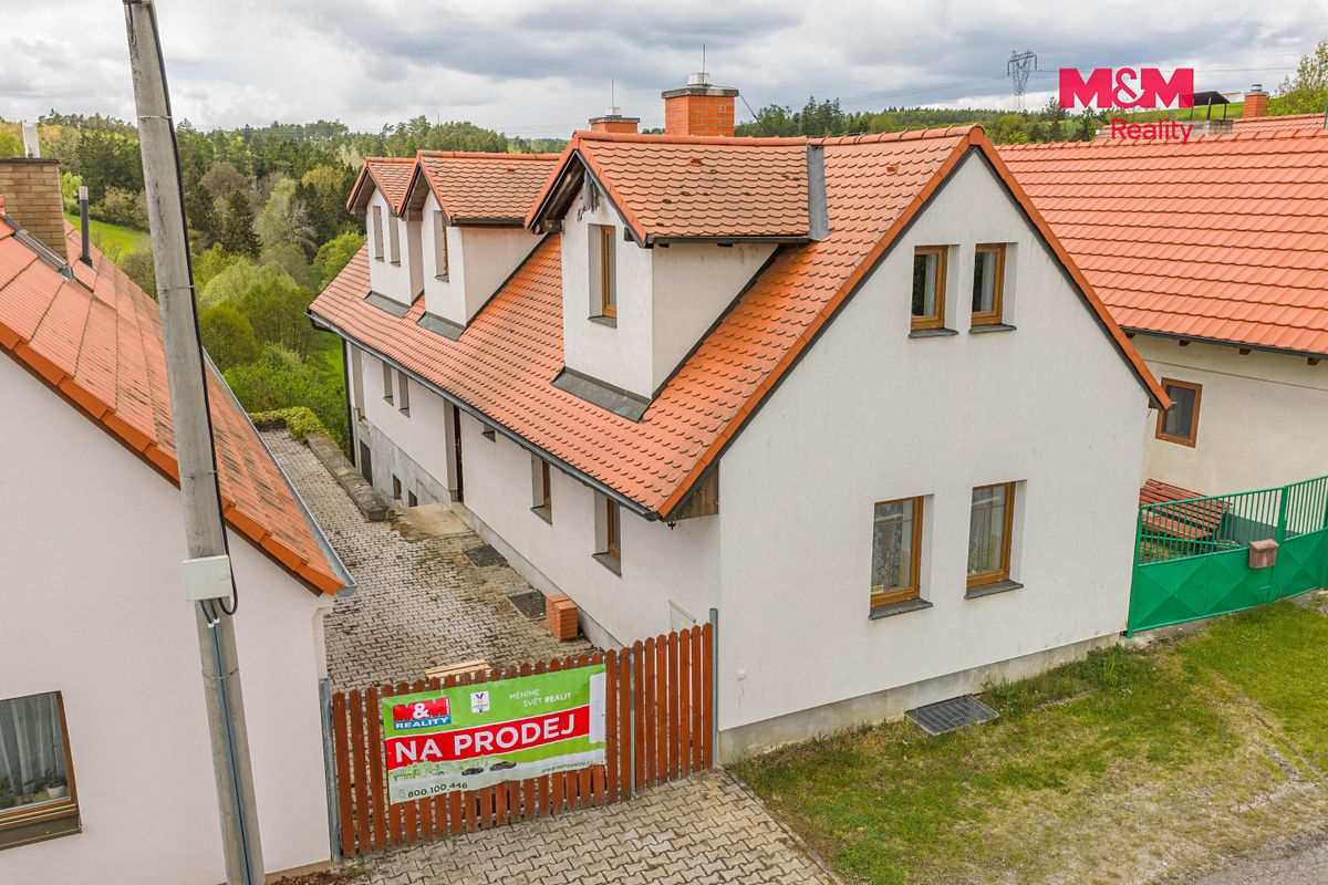 Prodej rodinného domu 200 m², pozemek 288 m² – fotografie 2