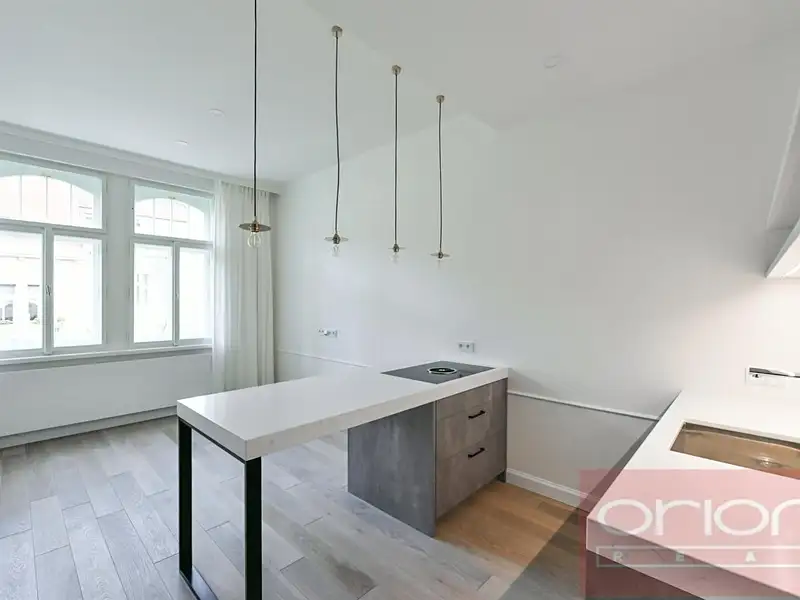 Pronájem bytu 2+kk 56 m², Praha – náhled fotky 1