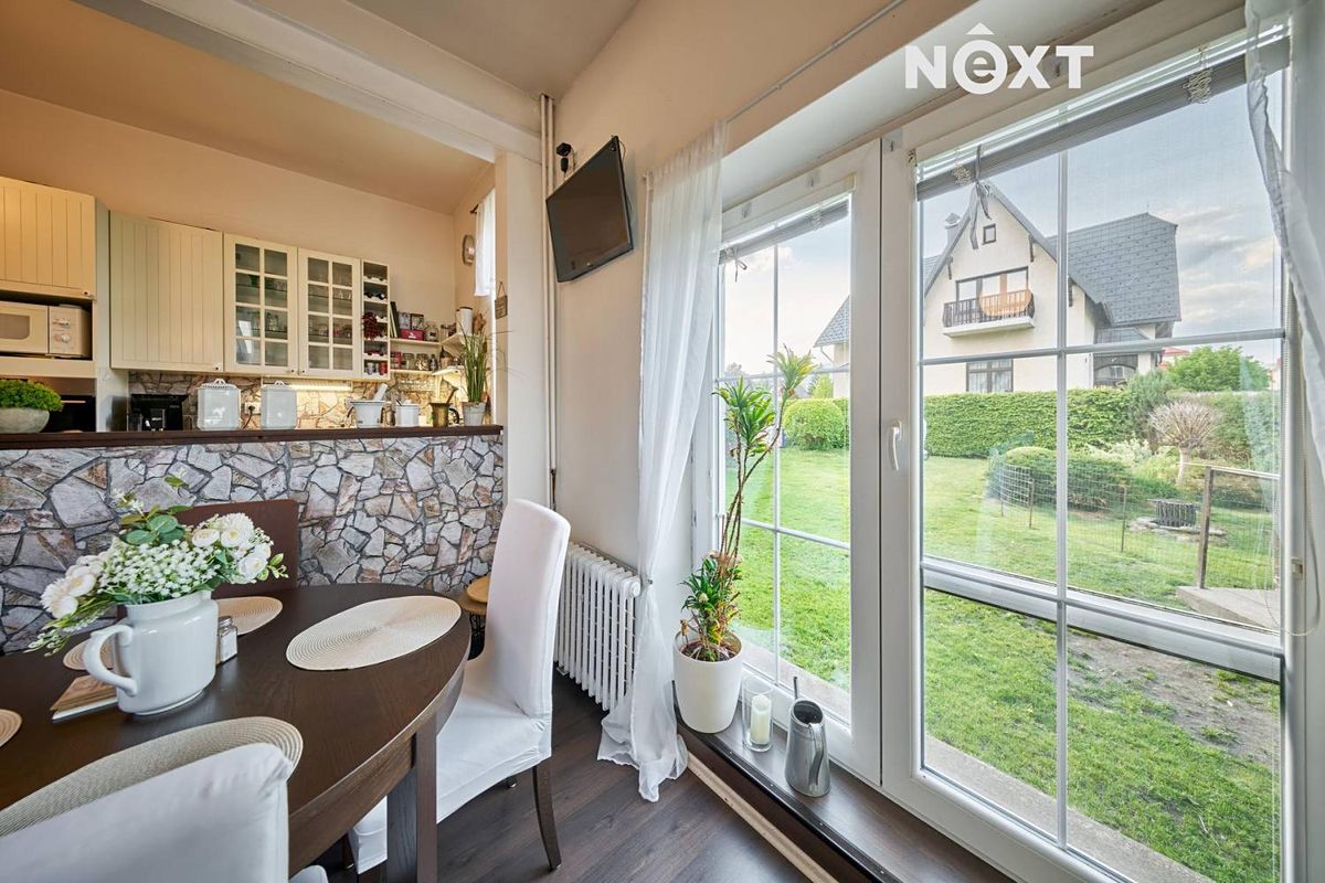 Prodej rodinného domu 205 m², pozemek 741 m² – fotografie 3