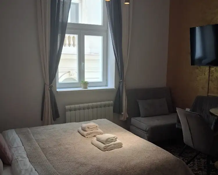 Pronájem bytu 1+kk 25 m², Praha – náhled fotky 1