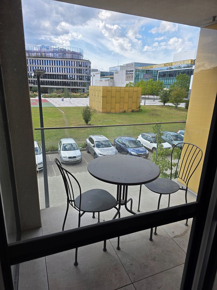 Pronájem bytu 1+kk 47 m² – fotografie 3