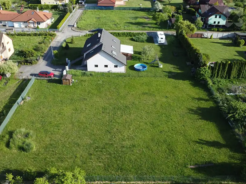 Prodej stavebního pozemku 1532 m², Nučice – náhled fotky 3