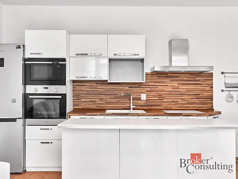 Prodej bytu 2+kk 63 m², Karlovy Vary – náhled fotky 3