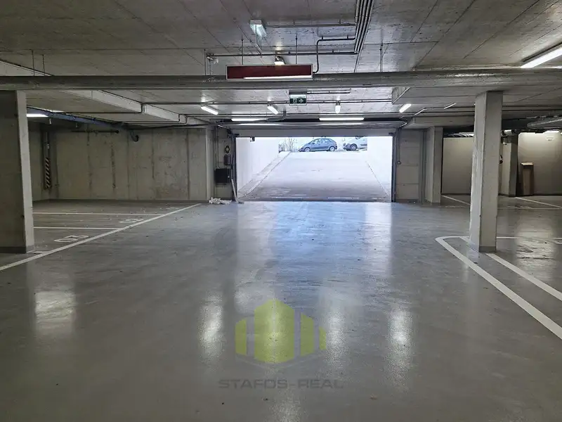 Pronájem garážového stání 13 m², Olomouc – náhled fotky 2