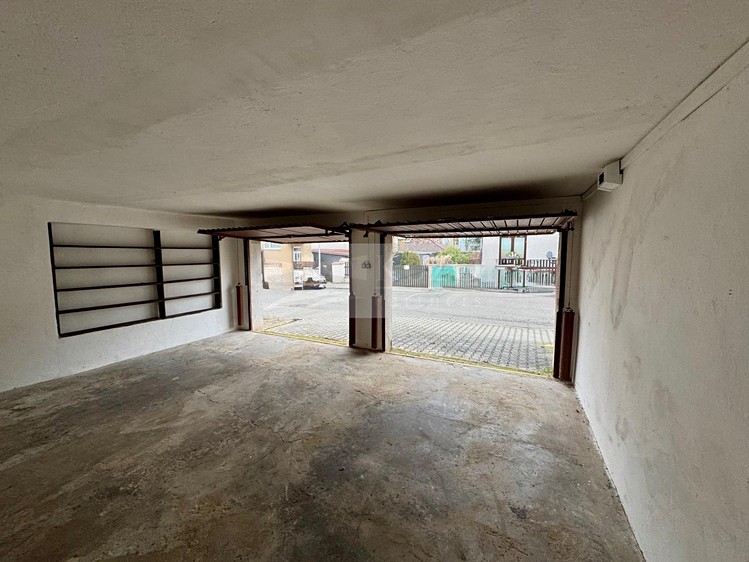 Pronájem komerčního prostoru, 29 m² (1 z 8)
