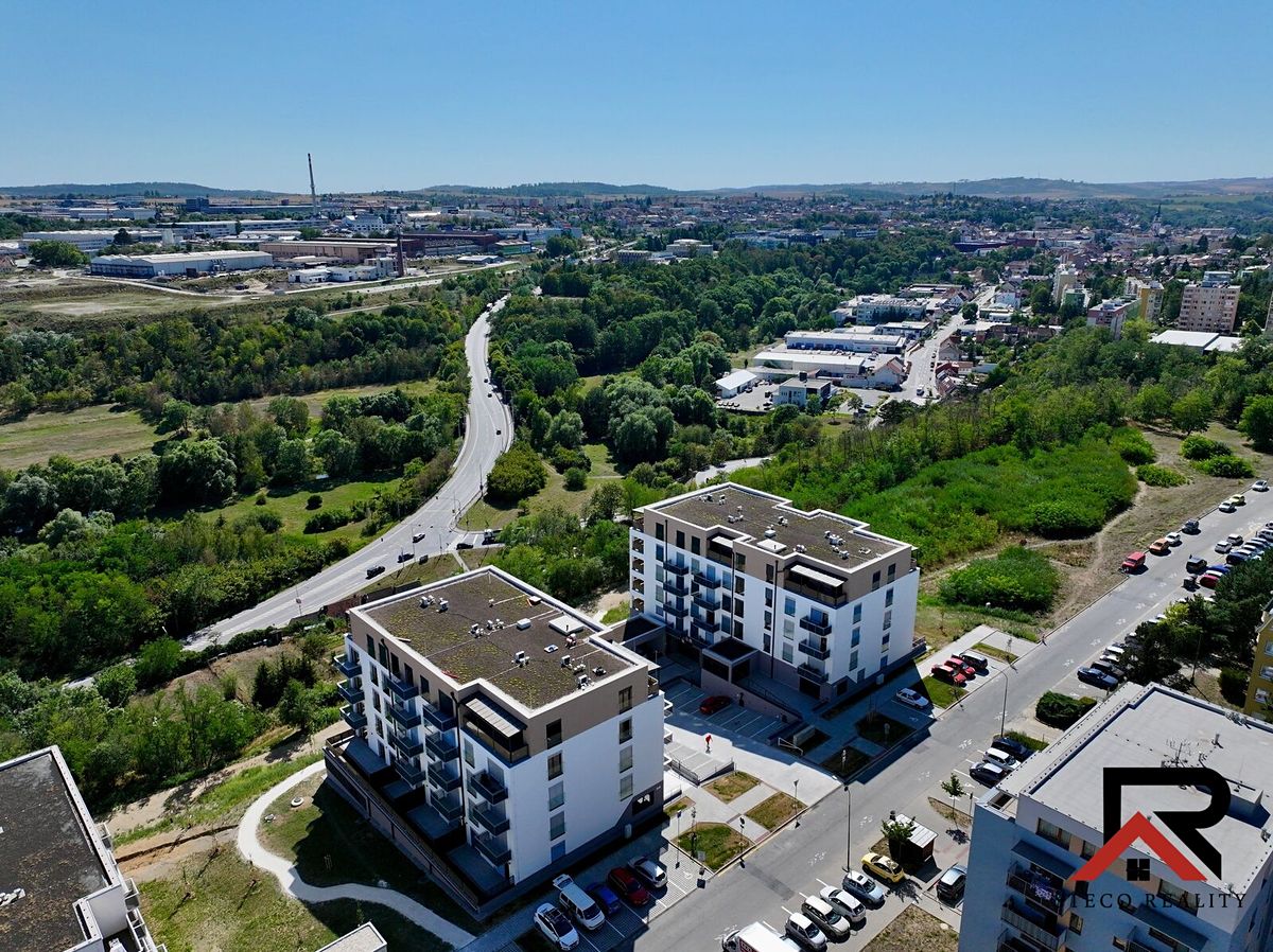 Pronájem bytu 1+kk 37 m² – fotografie 2