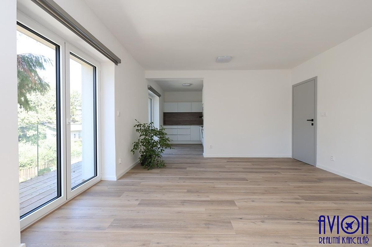 Pronájem bytu 4+kk 88 m² – fotografie 5