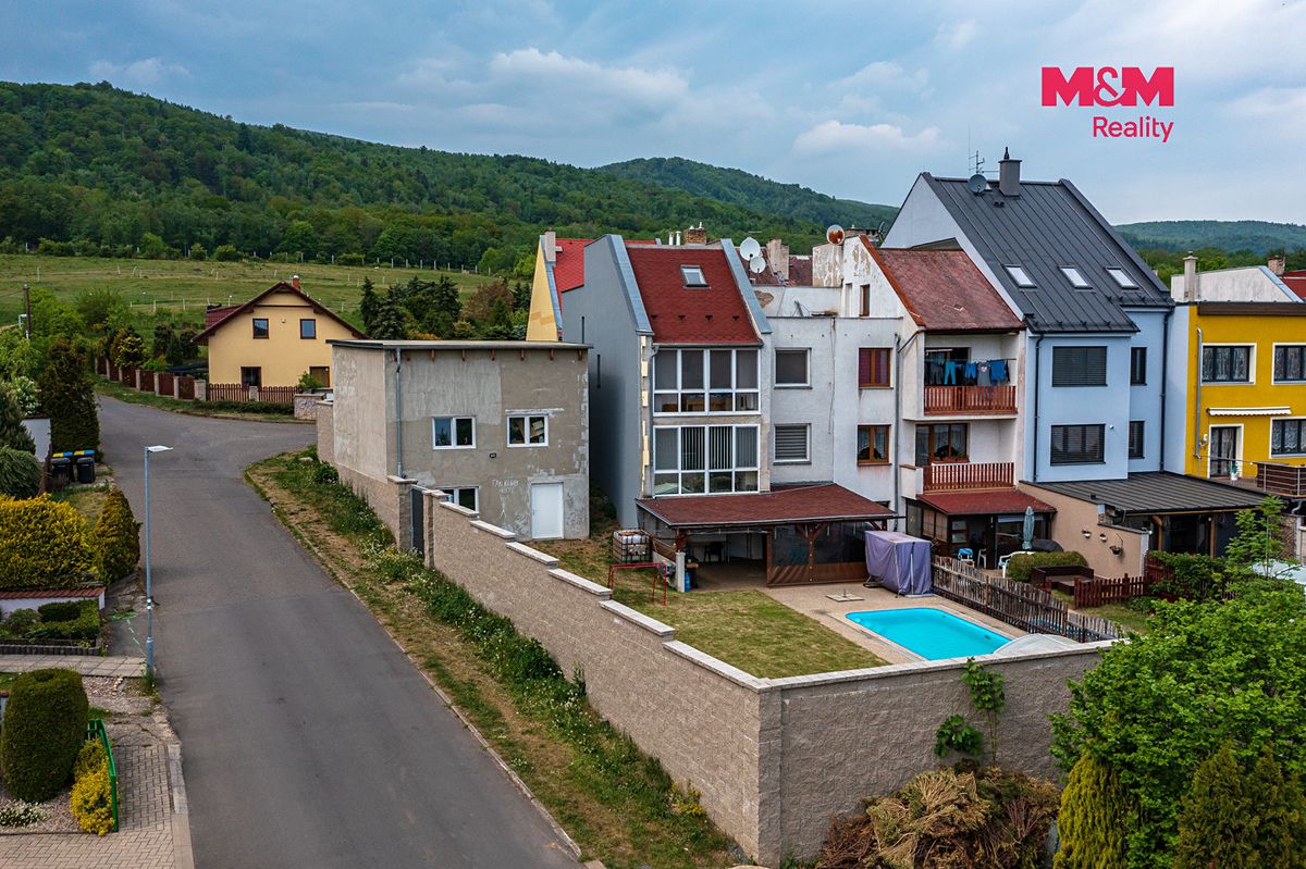 Prodej rodinného domu 260 m², pozemek 500 m² – fotografie 2