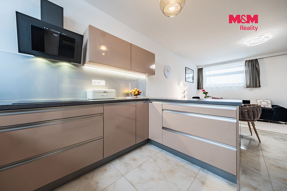 Prodej rodinného domu 93 m², pozemek 351 m² – fotografie 2