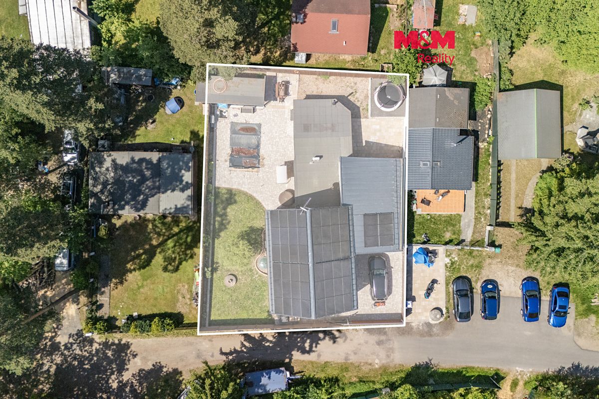 Prodej rodinného domu 250 m², pozemek 598 m²