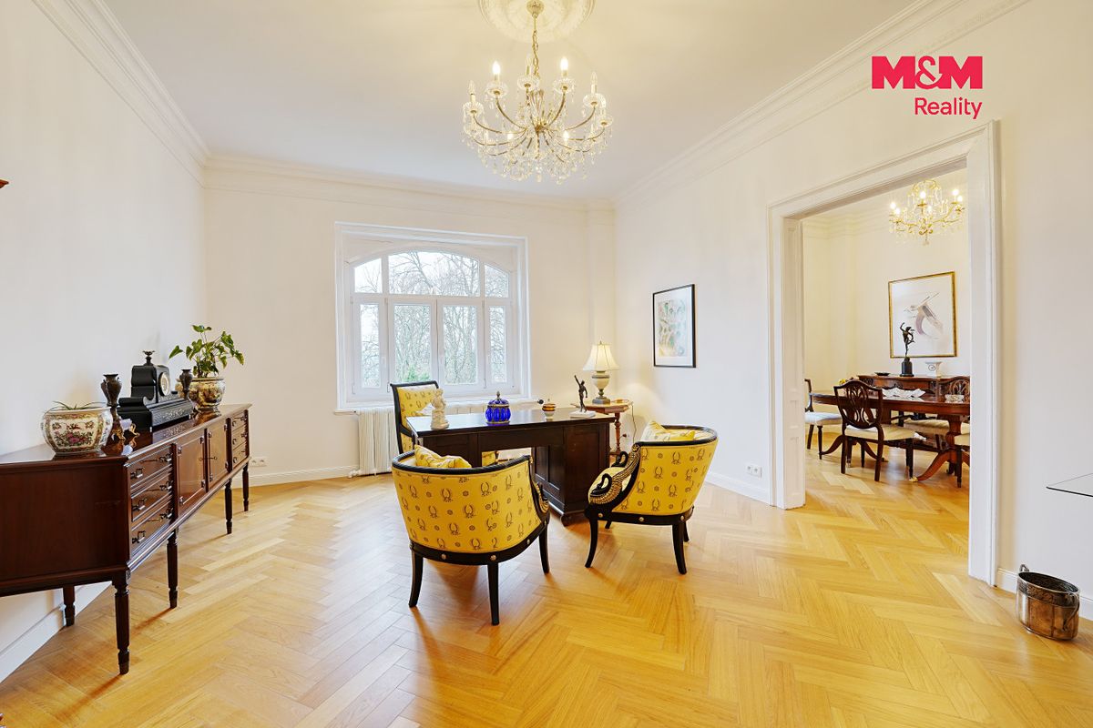 Prodej rodinného domu 600 m², pozemek 2481 m² – fotografie 2