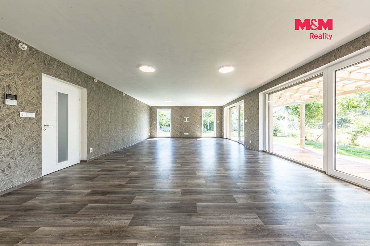 Prodej rodinného domu 341 m², pozemek 800 m² – fotografie 4