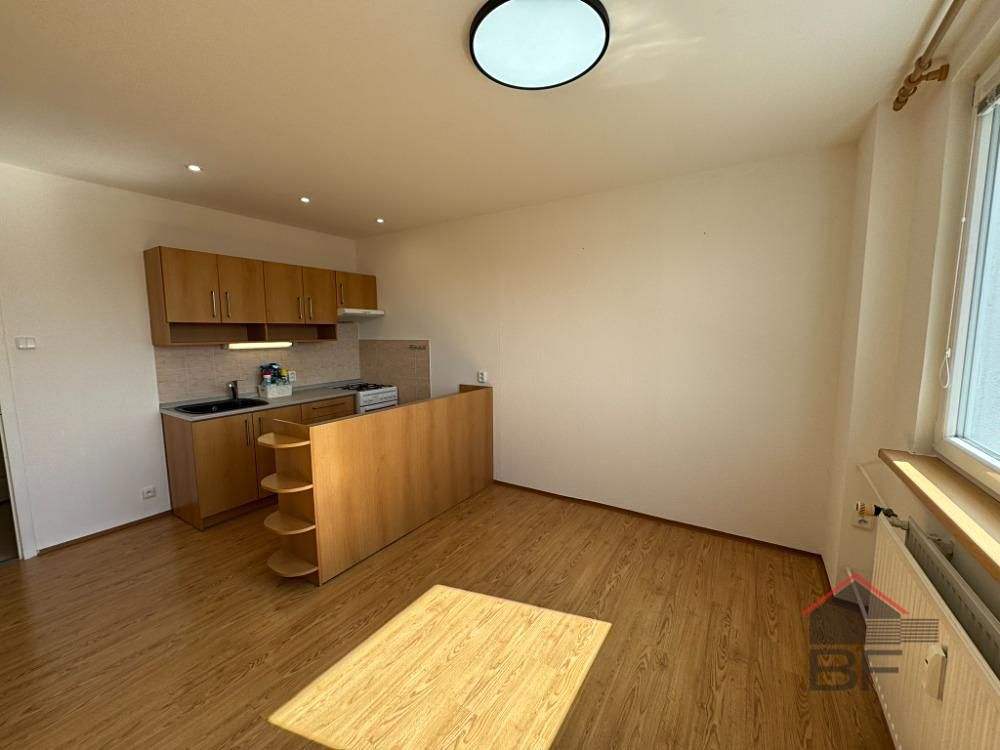 Pronájem bytu 2+kk 40 m² – fotografie 4