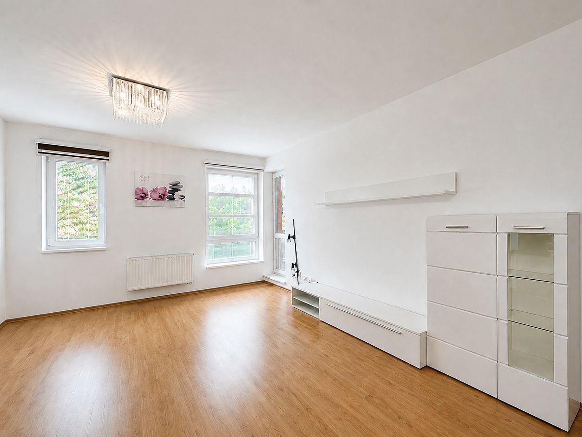 Pronájem bytu 2+kk 53 m² – fotografie 3