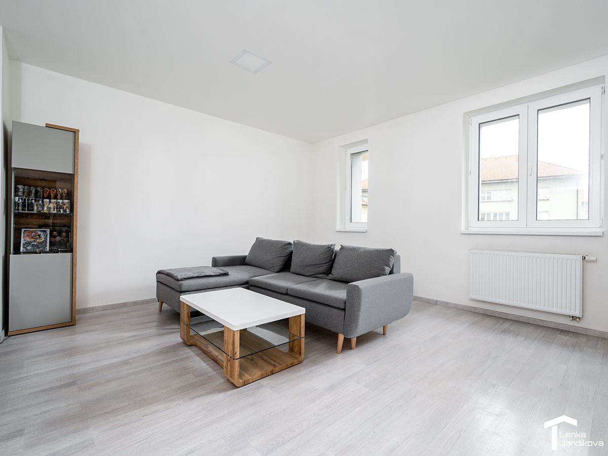 Pronájem bytu 2+kk 63 m² – fotografie 3