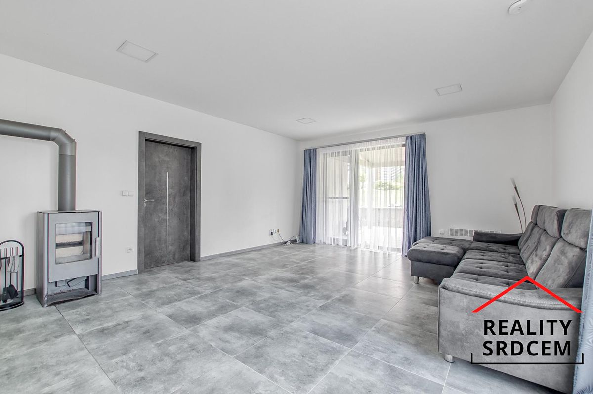 Prodej rodinného domu 129 m², pozemek 1209 m² – fotografie 4