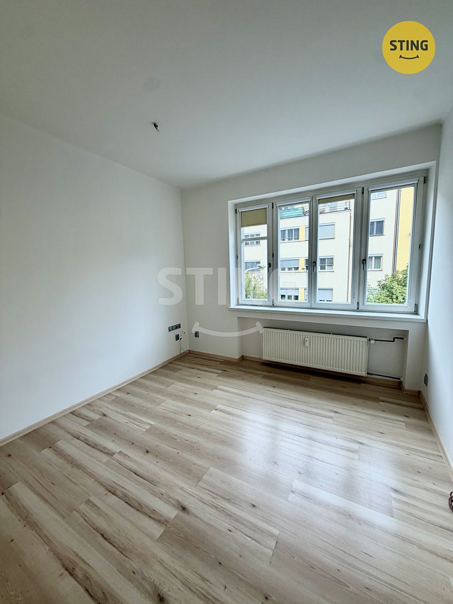 Pronájem bytu 4+kk 100 m² – fotografie 4