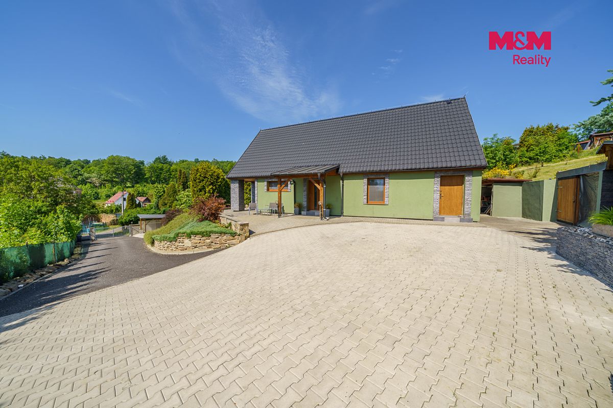 Prodej rodinného domu 198 m², pozemek 2549 m² – fotografie 2