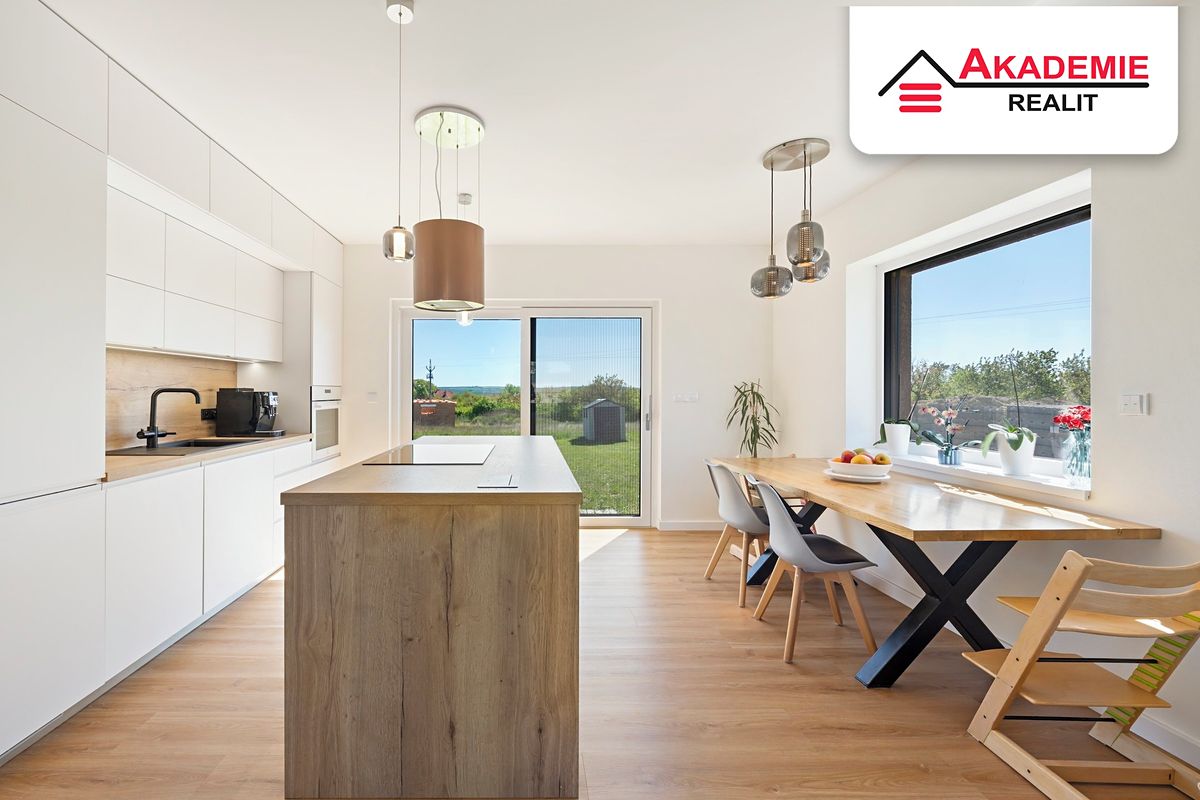 Prodej rodinného domu 128 m², pozemek 681 m² – fotografie 5