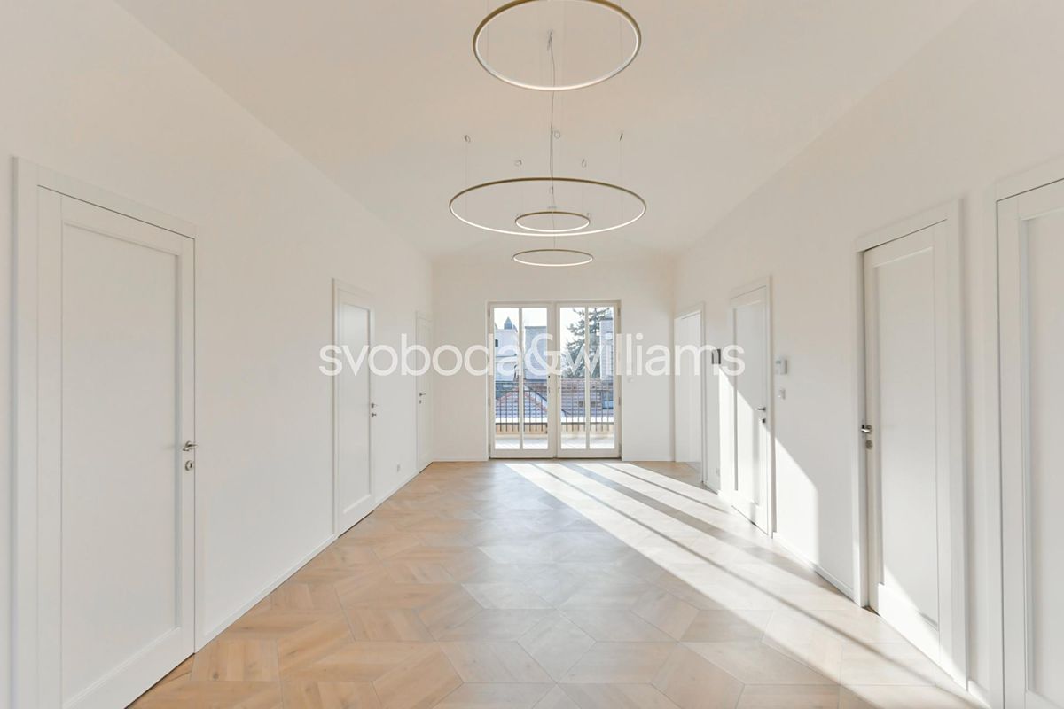 Pronájem bytu 4+1 132 m² – fotografie 5