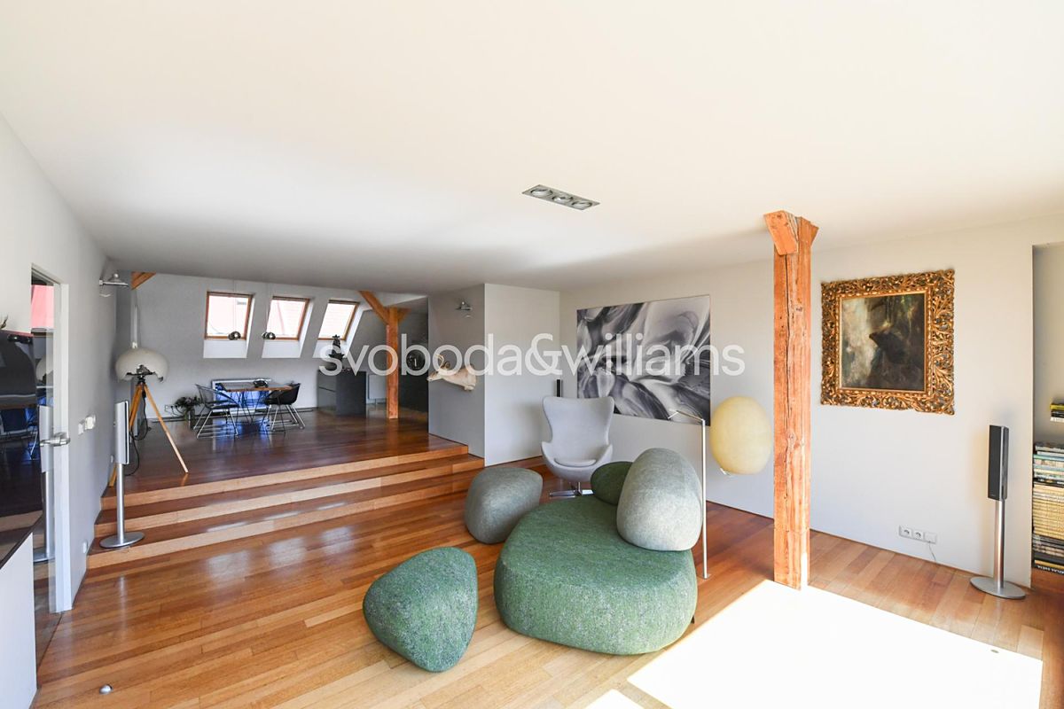 Pronájem bytu 4+kk 197 m² – fotografie 2