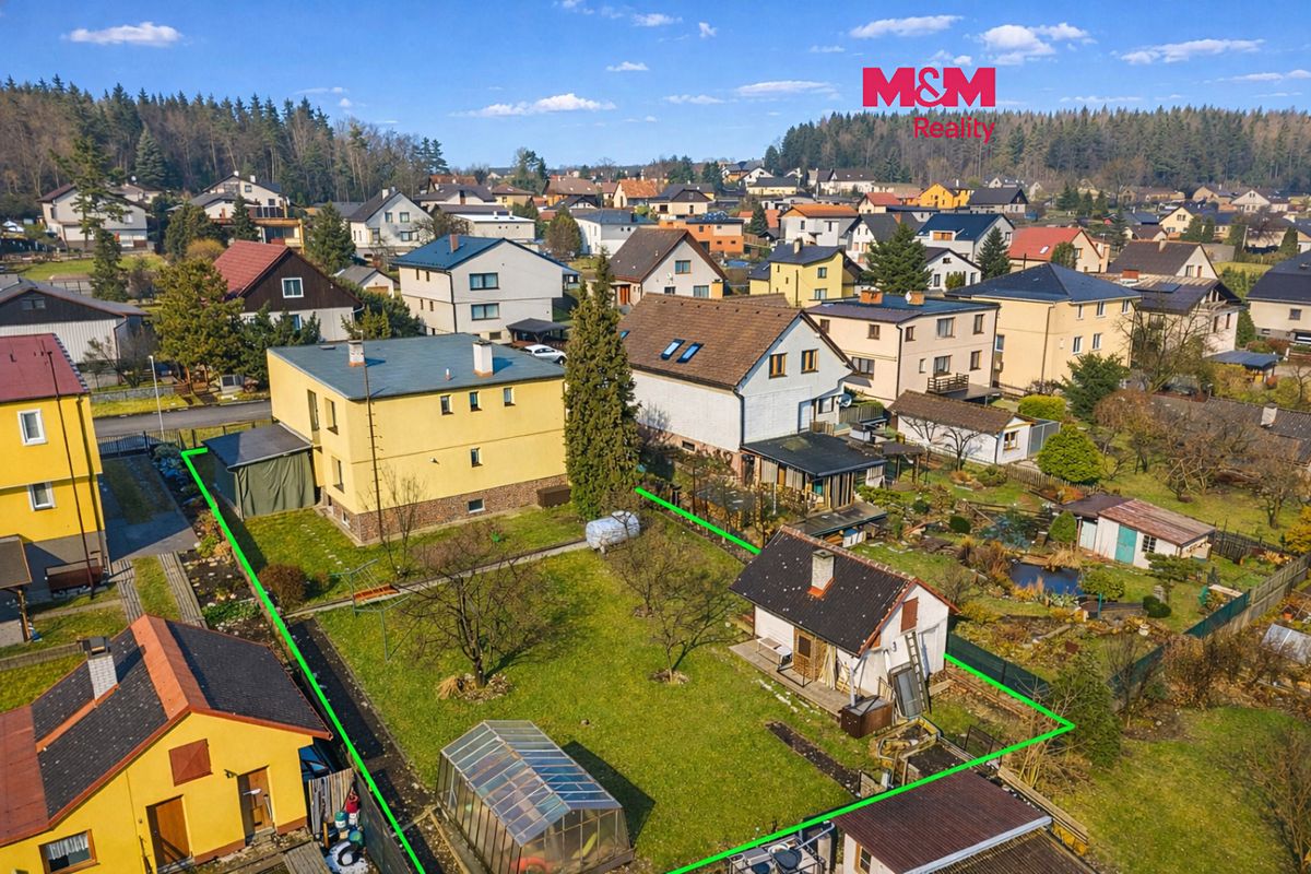 Prodej rodinného domu 230 m², pozemek 832 m²