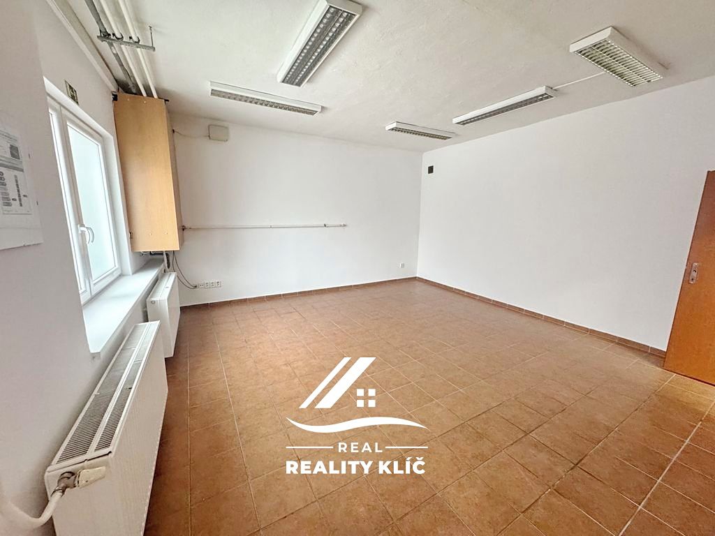 Pronájem obchodního prostoru 44 m² – fotografie 3
