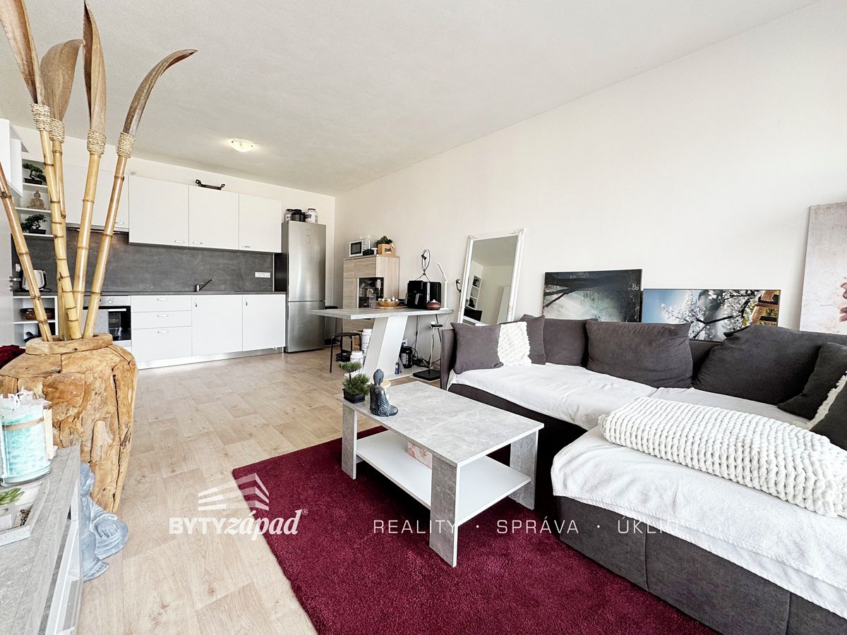 Pronájem bytu 2+kk 48 m² – fotografie 4
