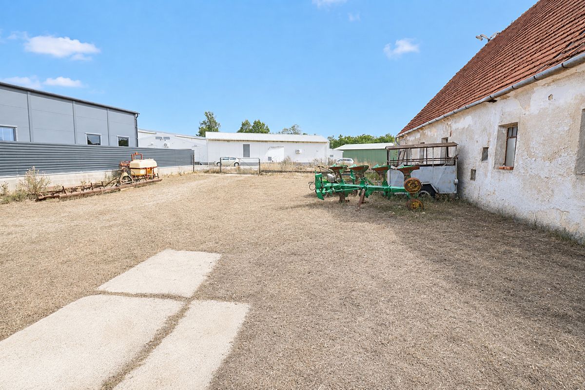 Prodej zemědělského objektu 1030 m² – fotografie 2