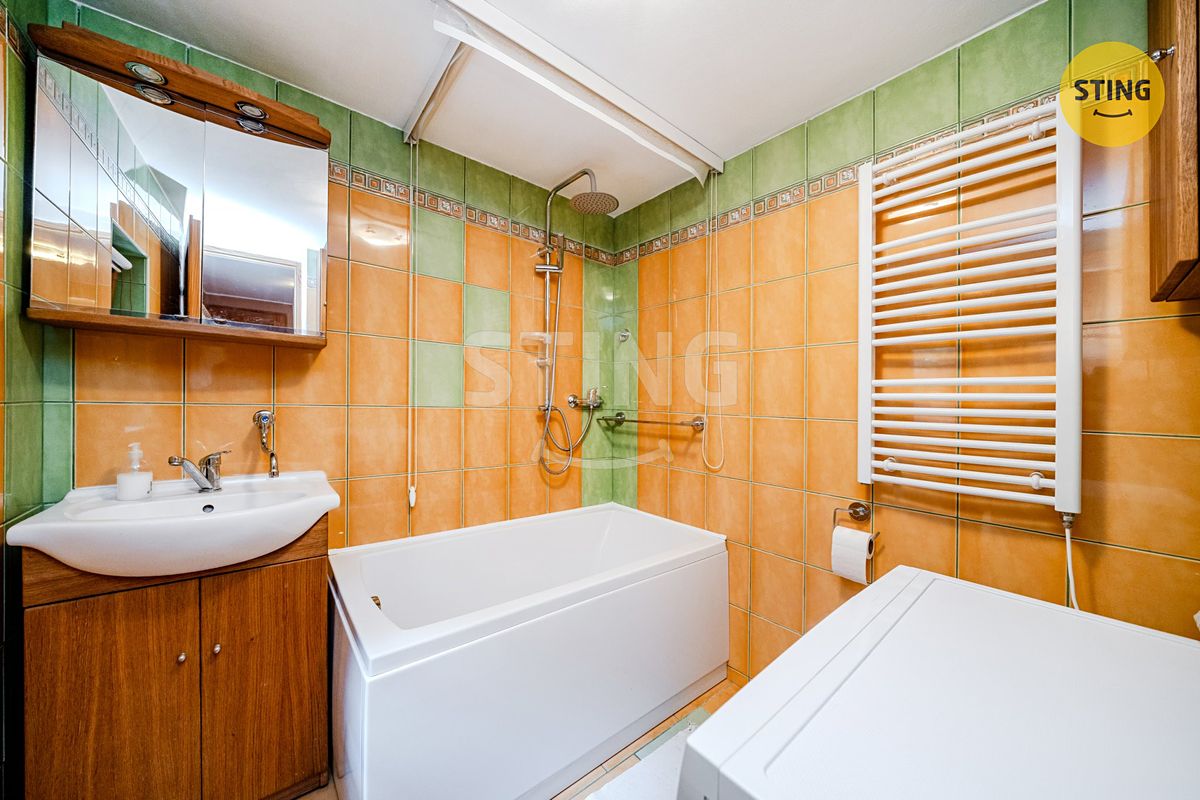 Prodej rodinného domu 150 m², pozemek 979 m² – fotografie 5