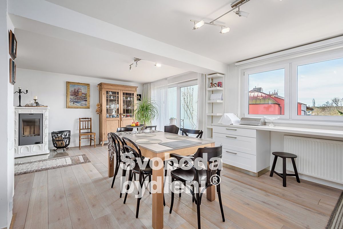 Prodej rodinného domu 222 m², pozemek 344 m² – fotografie 3