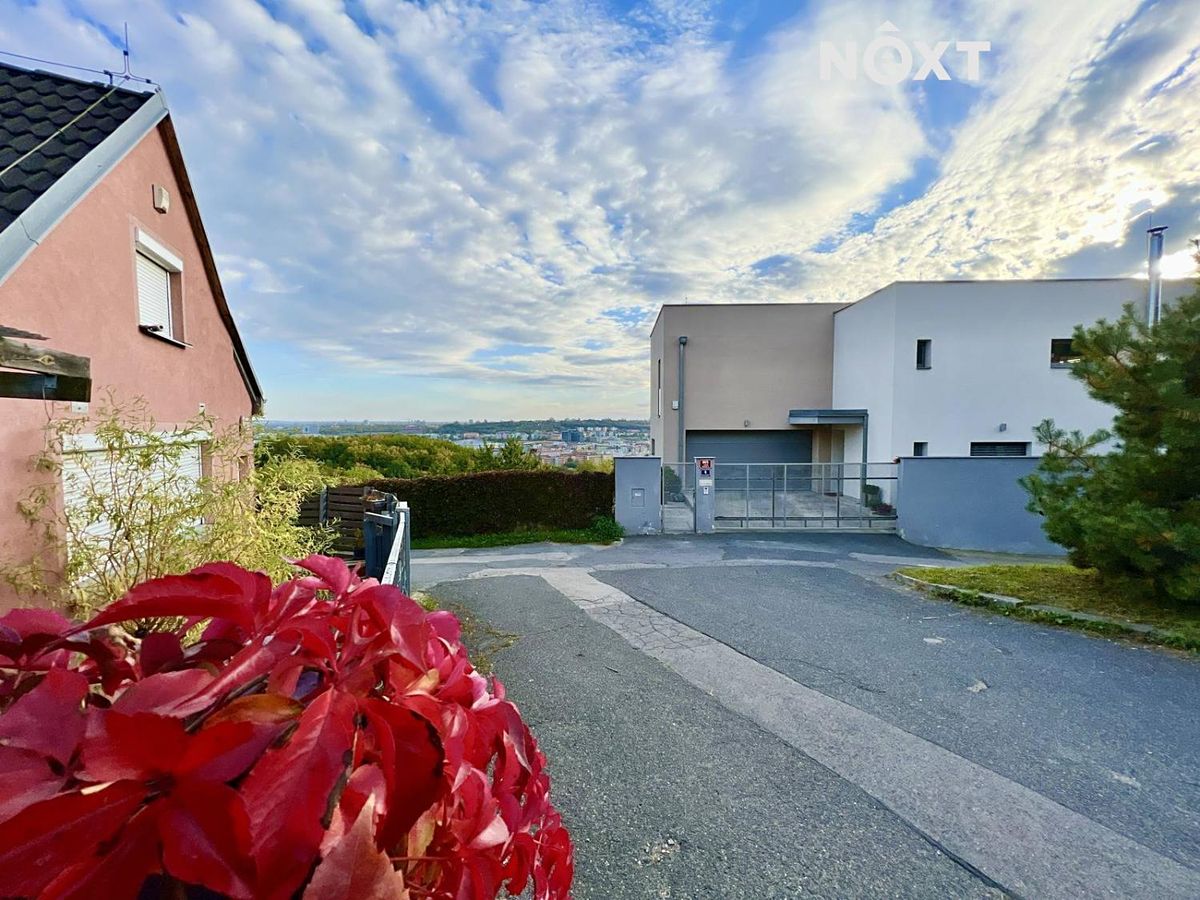 Prodej rodinného domu 274 m², pozemek 165 m² – fotografie 3