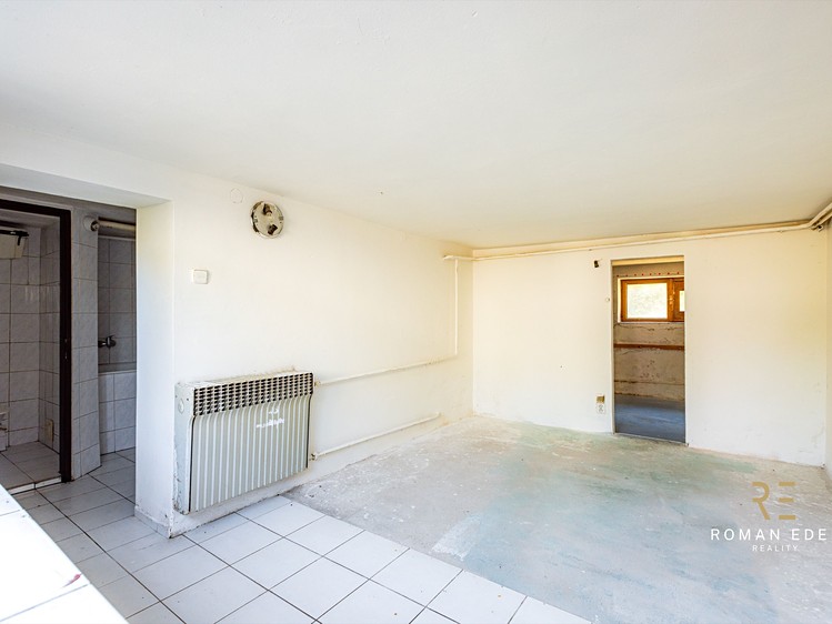 Prodej domu, 306 m² (55 z 85)