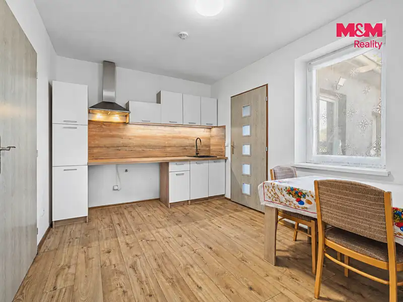 Prodej rodinného domu 170 m², pozemek 365 m², Rožďalovice – náhled fotky 2