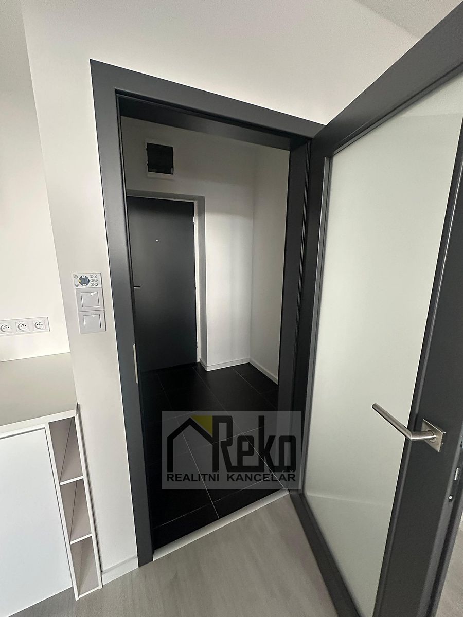 Pronájem bytu 2+kk 49 m² – fotografie 4