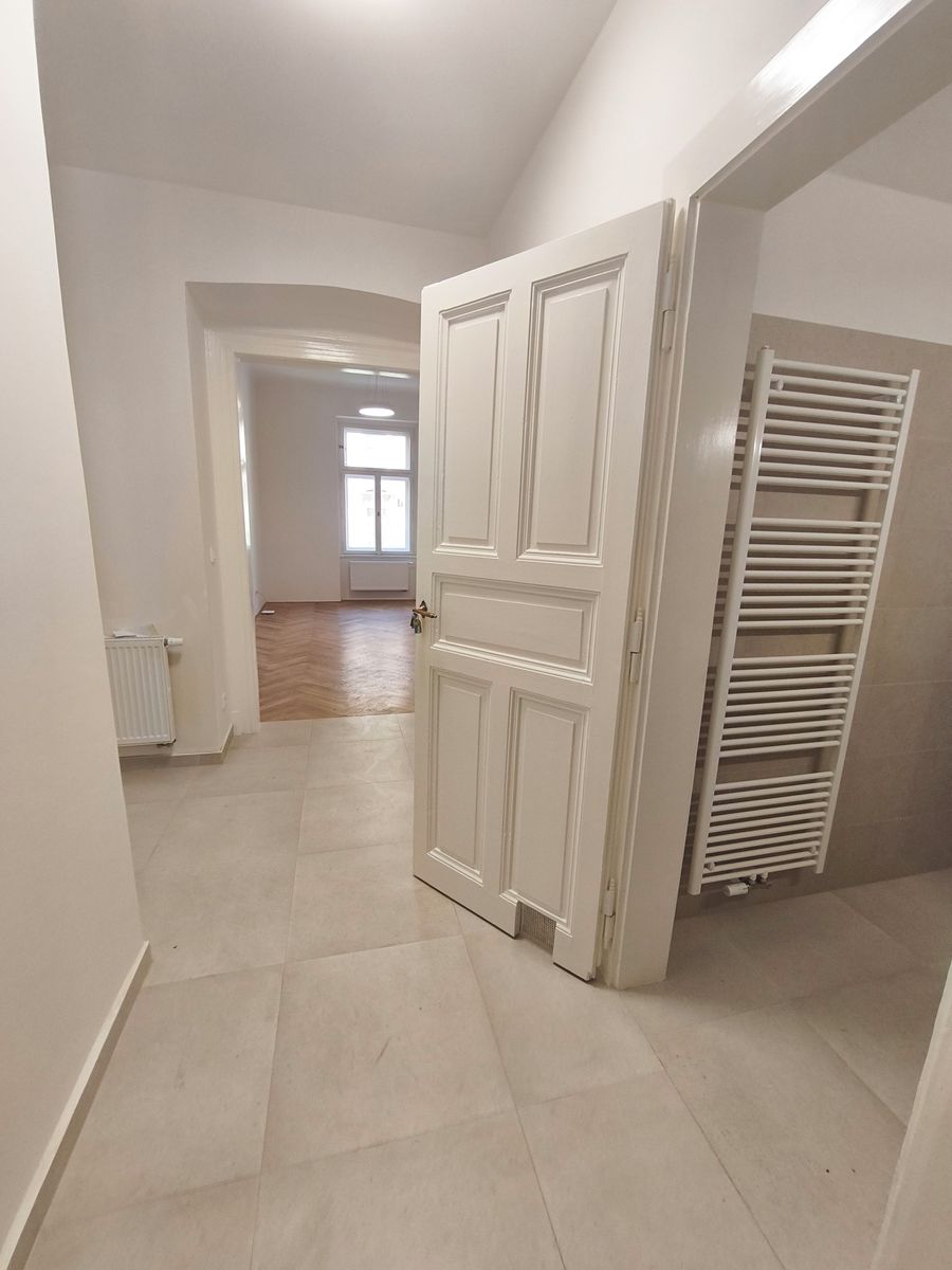 Pronájem bytu 2+1 74 m² – fotografie 3