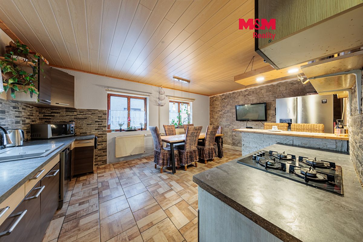 Prodej rodinného domu 213 m², pozemek 317 m²