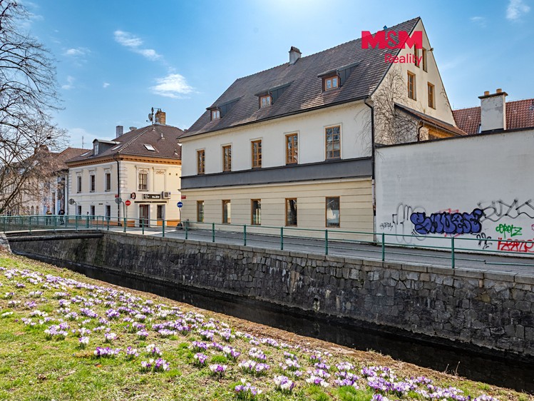 Prodej komerčního prostoru, 615 m² (1 z 30)