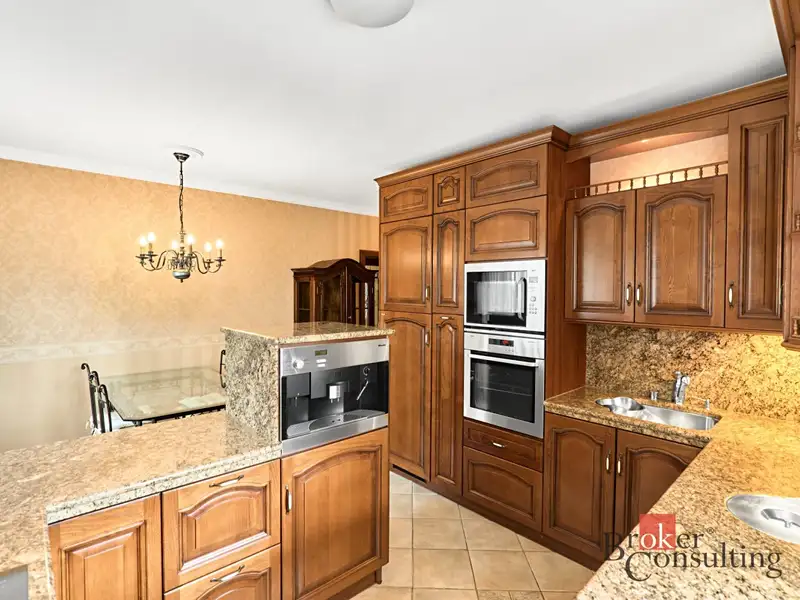 Pronájem rodinného domu 388 m², pozemek 2802 m², Karlovy Vary – náhled fotky 3