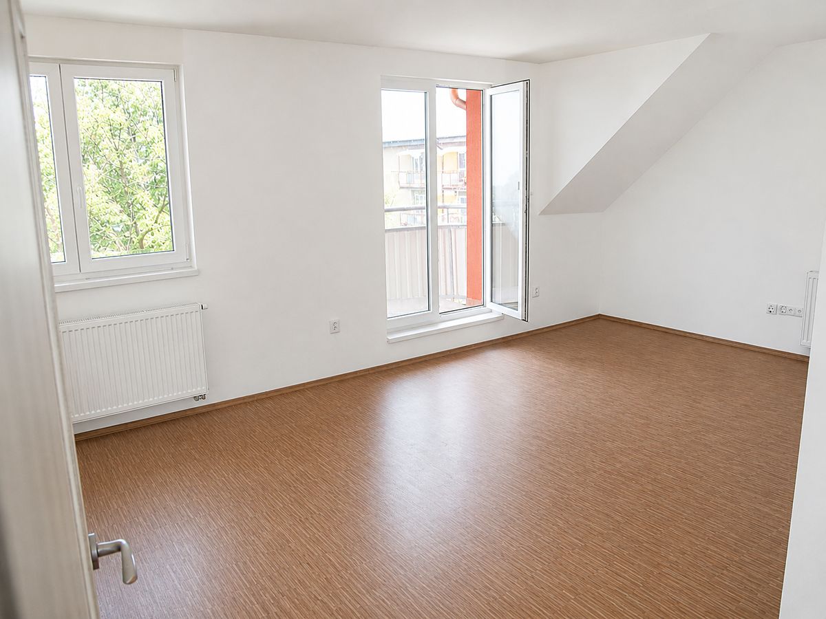 Pronájem bytu 3+kk 83 m² – fotografie 3